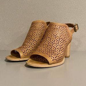 Milliana Heeled Sling Back Cut Out Shoes in Chestnut